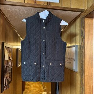 Jones New York Quilted Lightweight Sleeveless Vest - Black. LIKE NEW WORN ONCE
